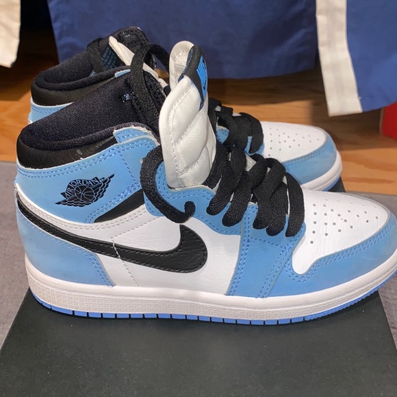Jordan retro high preschool size white black university blue